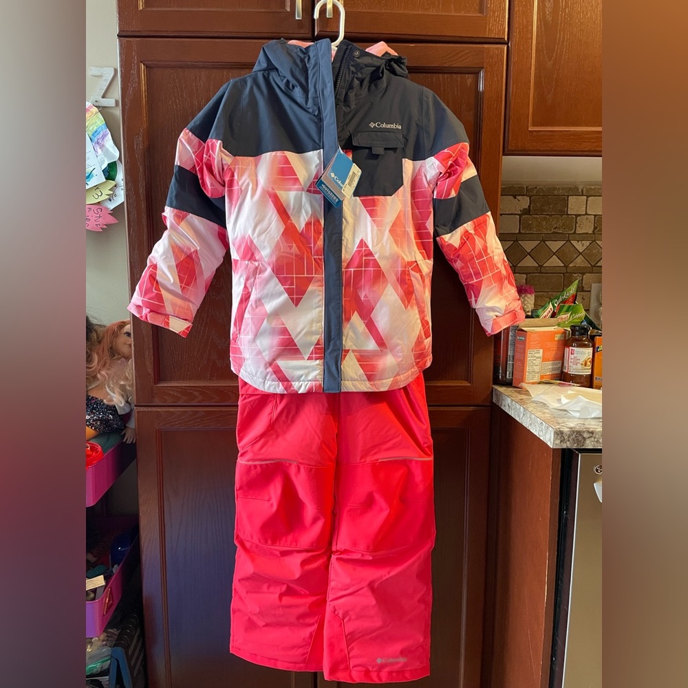 Columbia Mighty Mogul winter jacket and Adventure Ride snow bib NWT Med (10/12)